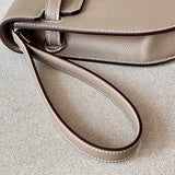  Curated everyday bag front view 7