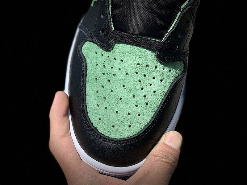 Nike Men's & Women's Signature Luxury Sneakers — Style 012 hardware detail