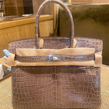  Refined carryall bag front view 37