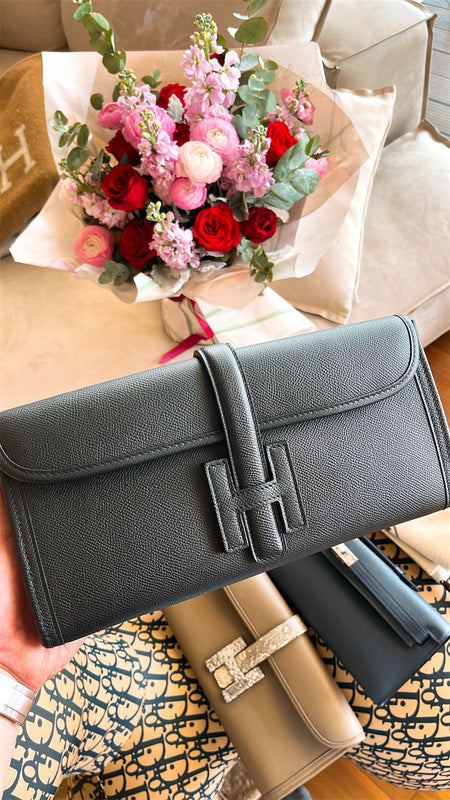 Balanced bag shown from front angle