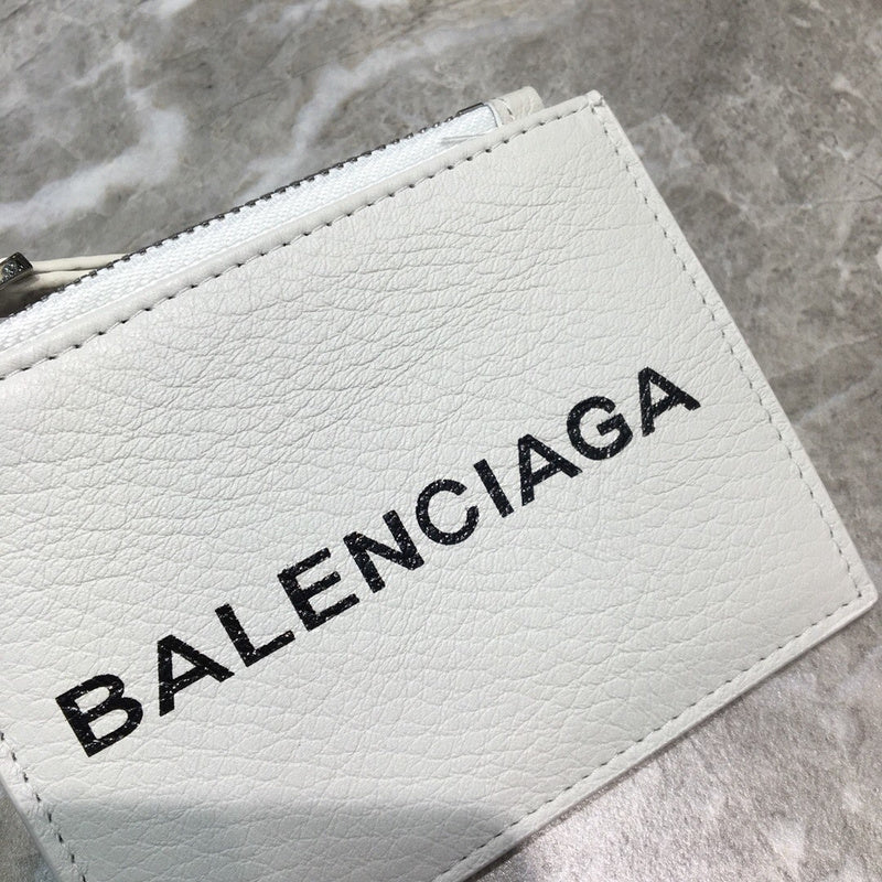 Polished Faux Leather Handbag - Modern Structured Build | Women's Designer-Inspired Purse #995 - hardware and detail close-up (image 5) of designer-inspired handbag