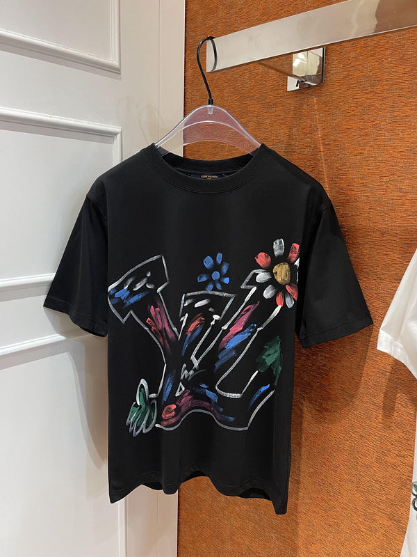 Side profile of Louis Vuitton cotton t-shirt with relaxed-fit cut