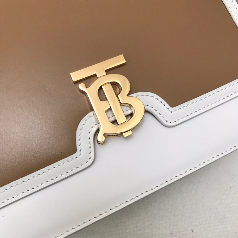 Ziva's Charm handbag – close-up view (one versatile size)
