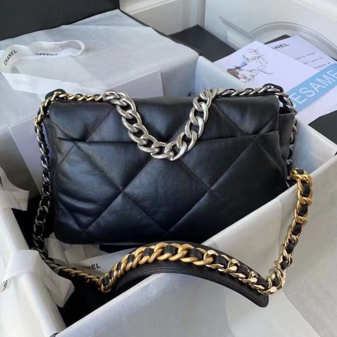  women's handbag, spacious design, view 3