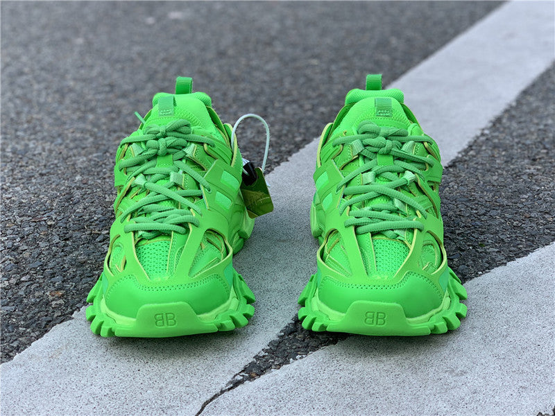 Balenciaga shoes Style 392 - close-up of bold signature style
