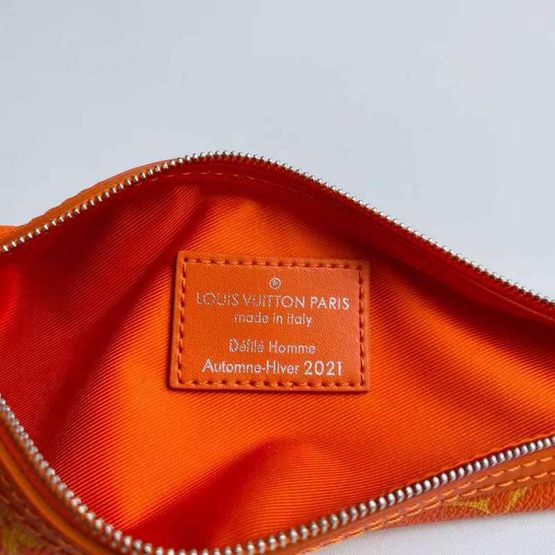 Front view of structured classic women's handbag – women's everyday handbag