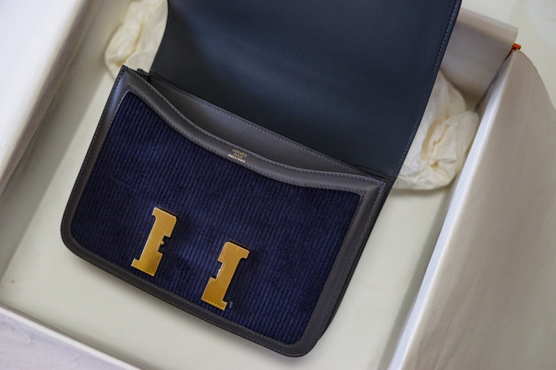 Side view of effortless structured handbag