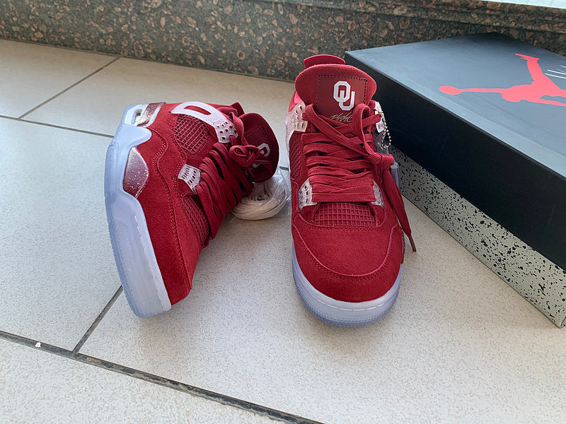Nike Men's & Women's Designer Low-Top Shoes — Style 209 angle view
