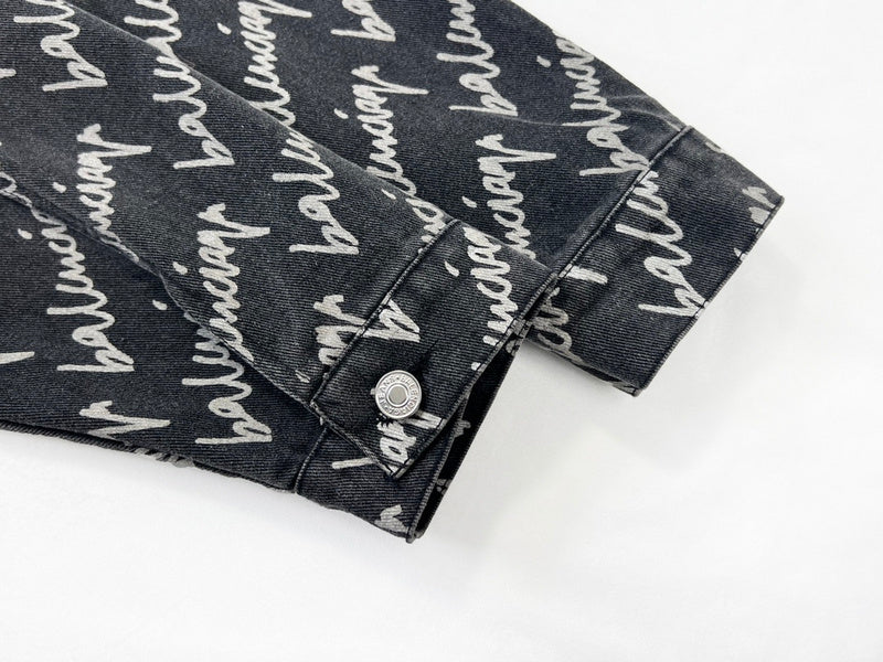 Three-quarter angle view of Balenciaga luxury piece style No.109