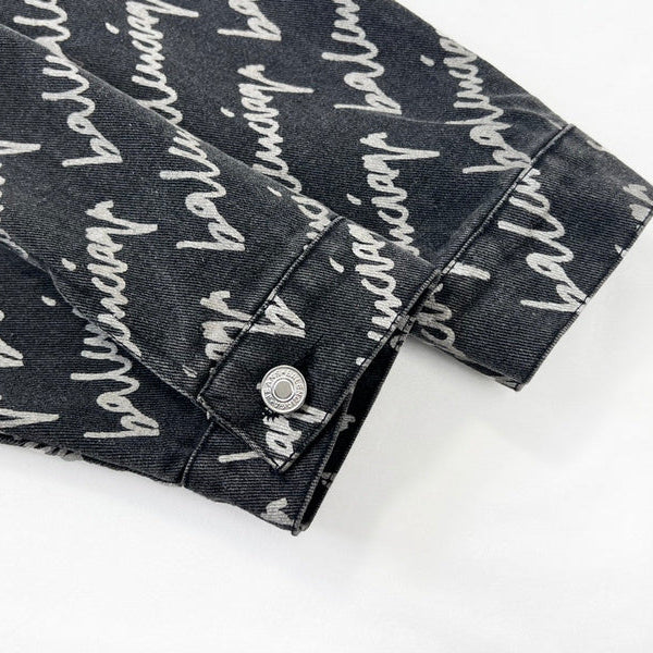 Three-quarter angle view of Balenciaga luxury piece style No.109