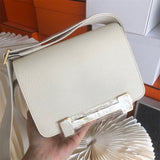  essential tote bag styled with outfit 12