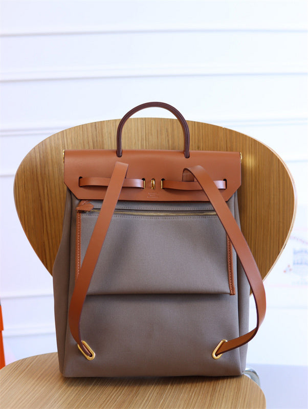  crossbody bag close-up of hardware and finish 47