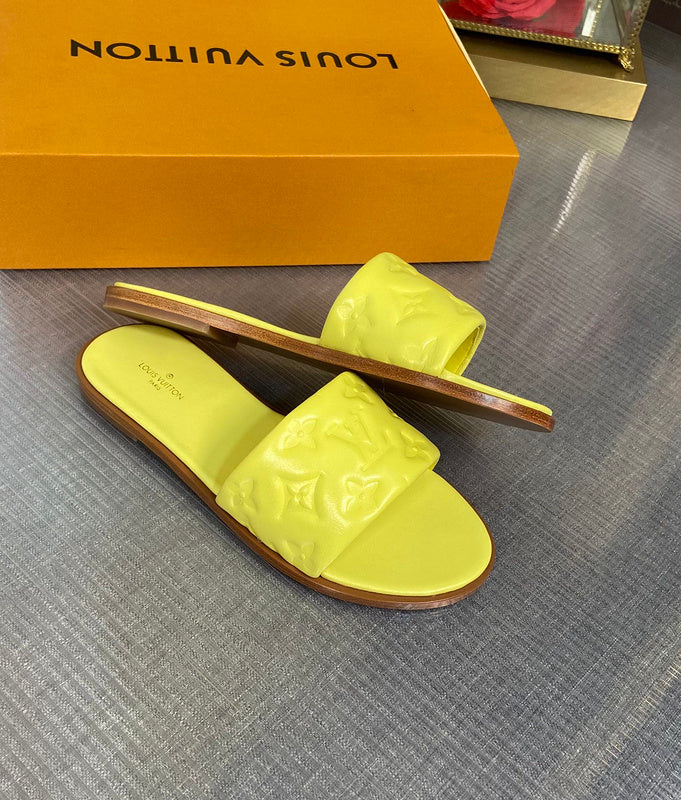 Louis Vuitton shoes Style 314 - close-up of statement logo accent