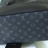  Elegant everyday bag front view 7