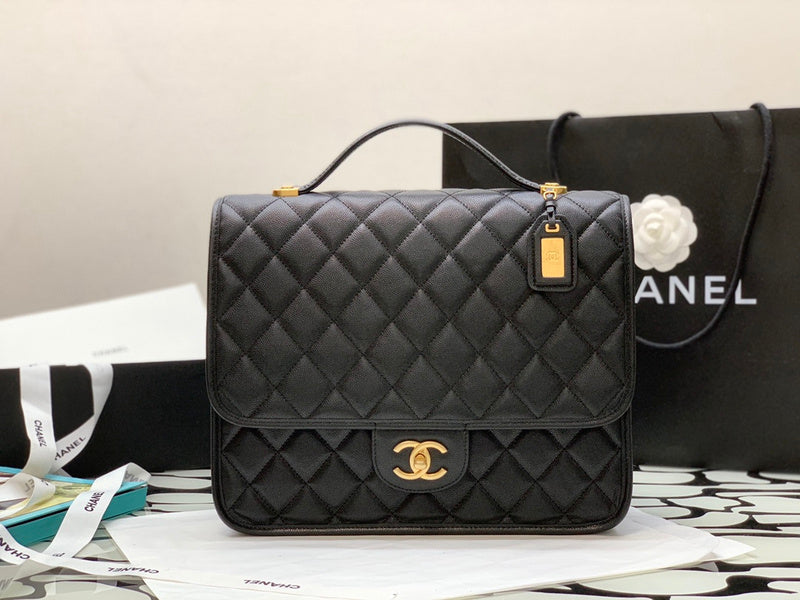  women's handbag, spacious design, view 1