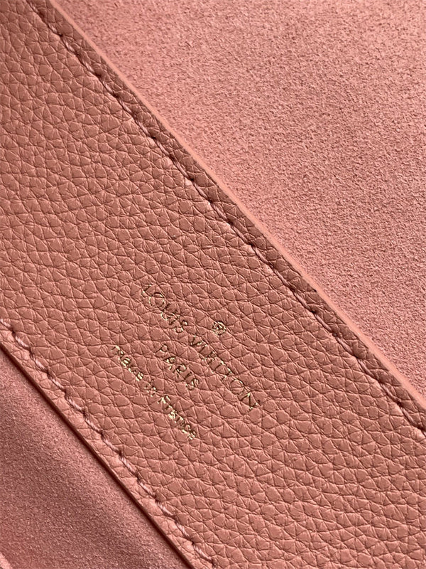  signature crossbody bag detail view showing craftsmanship 14