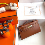  tote bag interior and compartment view 9