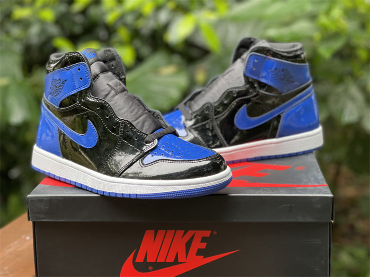 Nike Men's & Women's Premium Designer Sneakers — Style 262 angle view