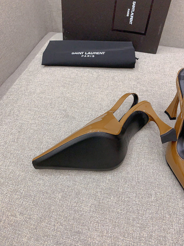 Three-quarter angle view of Saint Laurent luxury piece style No.020
