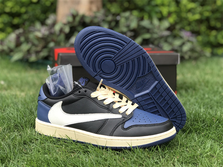 Nike fresh white-and-black luxury sneakers view 7 streetwear statement look