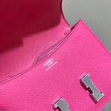 Side view of fluid structured handbag