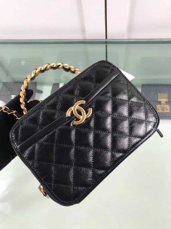 Zivas Charm Refined Everyday Style Fashion Handbag (Elevated Daily Companion) – Close-Up Detail