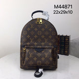Front view of classic modern women's handbag – women's luxury accessory