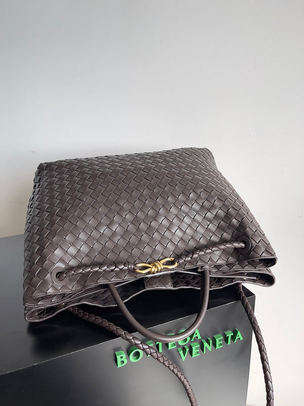 Understated Premium PU Leather Handbag - Versatile Everyday Design | Women's Luxury Handbag #1591 - texture close-up (image 9) of designer-inspired handbag