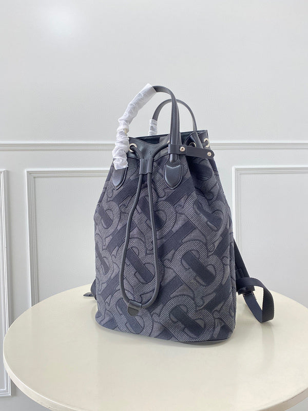 Ziva's Charm handbag – front view (one versatile size)