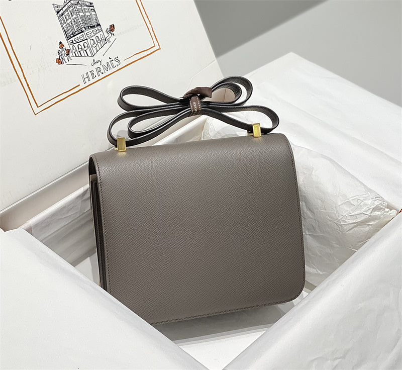 Interior view of streamlined premium bag