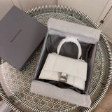 Interior view of everyday-luxe premium women's handbag – women's premium purse