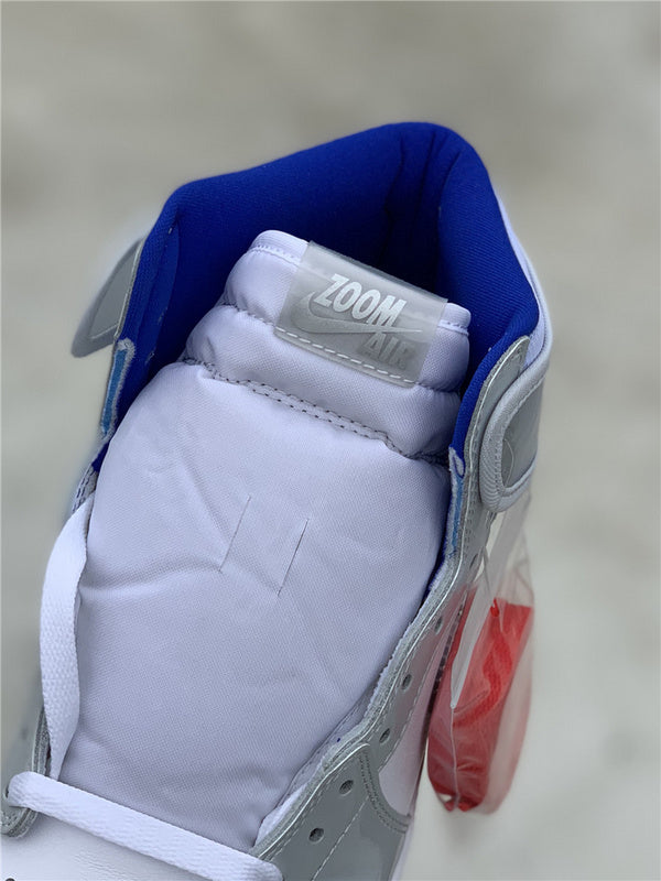 Nike Men's & Women's Designer Lifestyle Shoes — Style 020 close-up view