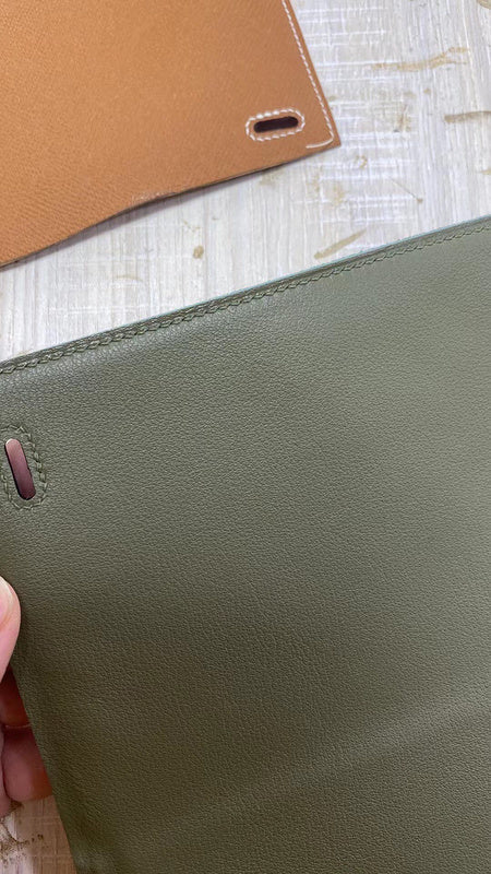 Close-up detail of balanced bag design