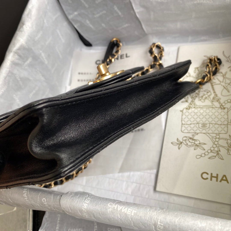  women's handbag, versatile design, view 4