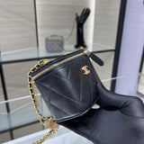 Zivas Charm Classic Sensibility Designer Handbag (Everyday Luxury Essential) – Close-Up Detail