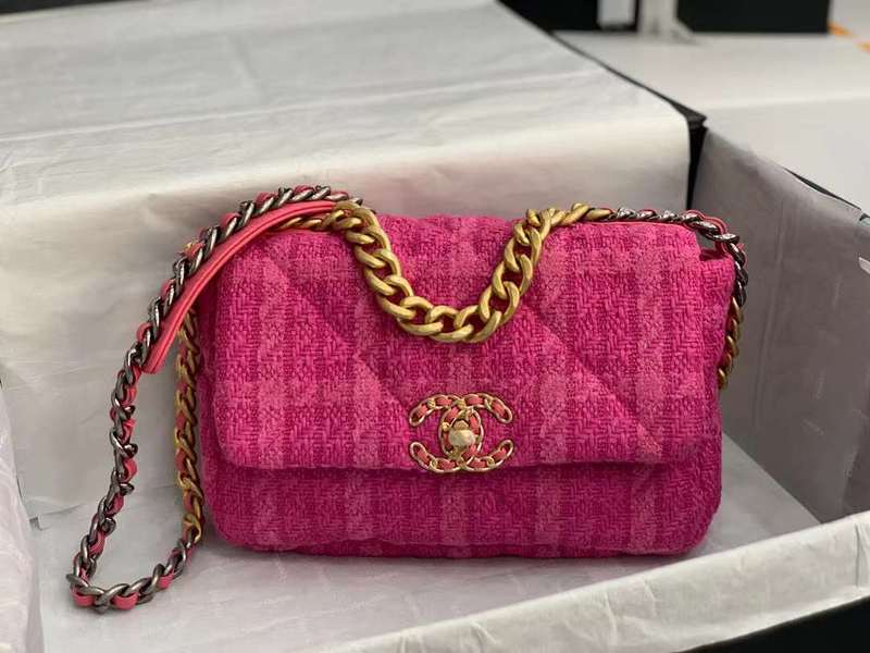 Zivas Charm Modern Edge Luxury Handbag (Premium Everyday Carry) – Close-Up Detail