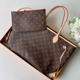 Handle and strap detail of classic chic women's handbag – women's luxury accessory