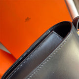  Sophisticated everyday bag front view 7