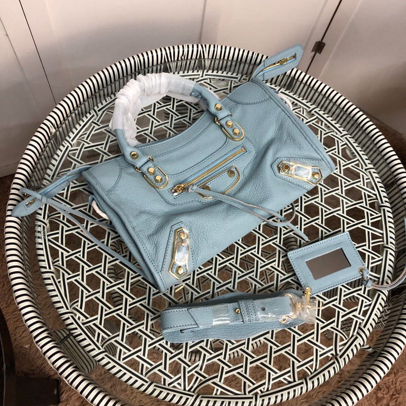 Styled lifestyle shot of chic everyday-luxe women's handbag – women's statement bag
