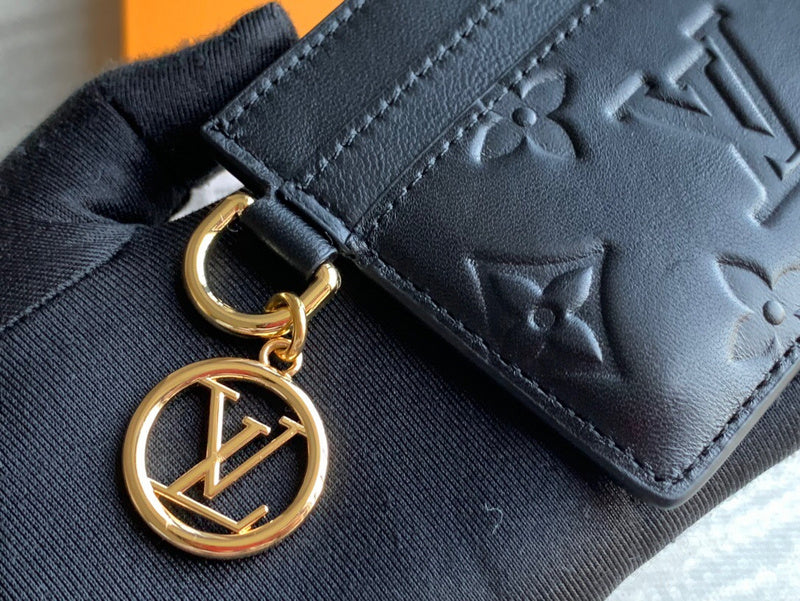  refined everyday bag styled with outfit 12