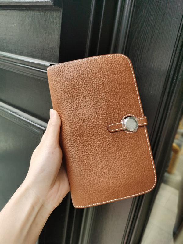  shoulder bag interior and compartment view
