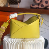 Ziva's Charm handbag – product shot (24cm*10.5cm*16.5cm)