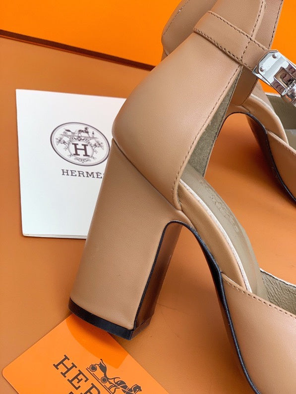 Hermes shoes Style 388 - side profile detail (alternate angle)
