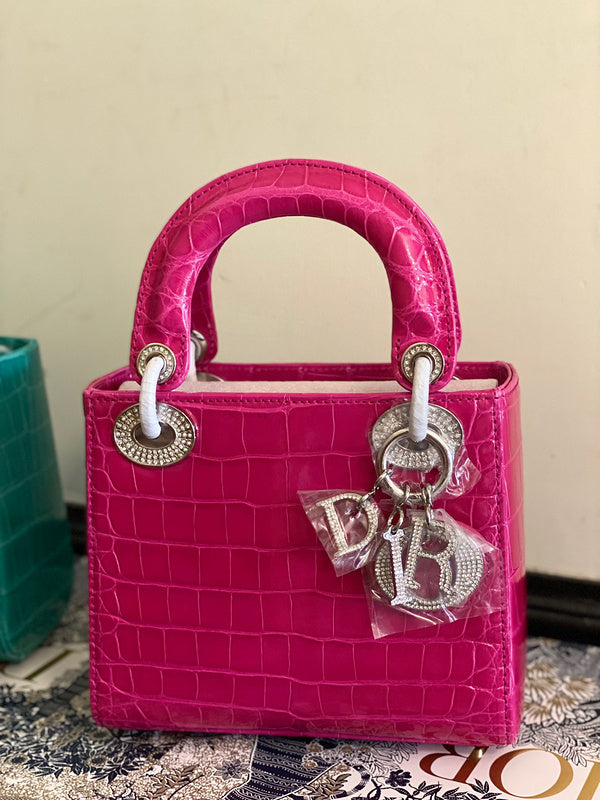 Close-up detail of everyday-luxe structured women's handbag – women's everyday handbag
