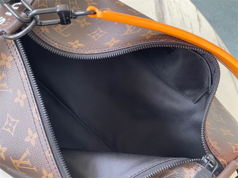  structured bag interior and compartment view 9