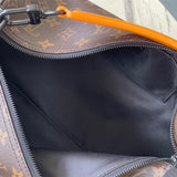  structured bag interior and compartment view 9