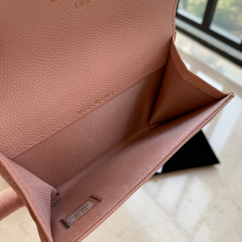 Zivas Charm Effortless Sophistication Everyday Handbag (Contemporary Shape Language) – Close-Up Detail