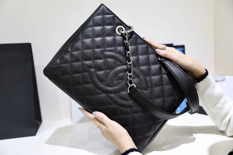  spacious purse view 1