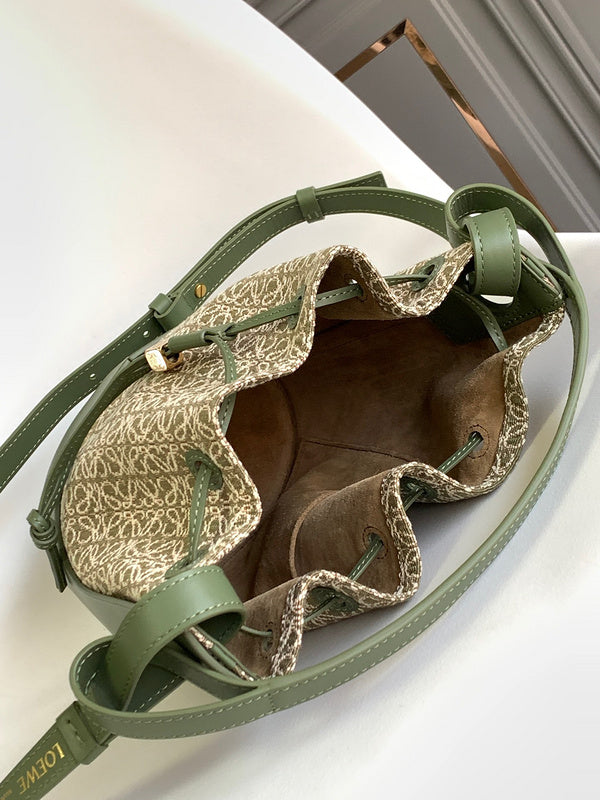 Ziva's Charm handbag – interior view (18cm*13cm*25cm)