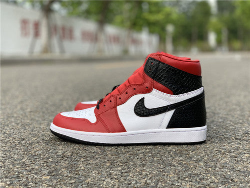 Nike Men's & Women's Premium Low-Top Trainers — Style 133